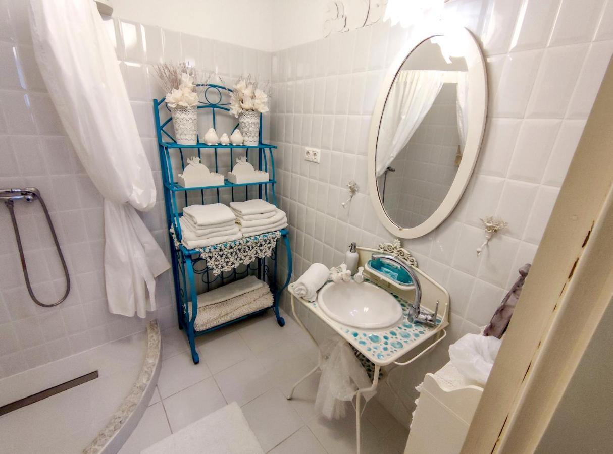 Feher Tulipan Apartman Hotell Debrecen Eksteriør bilde