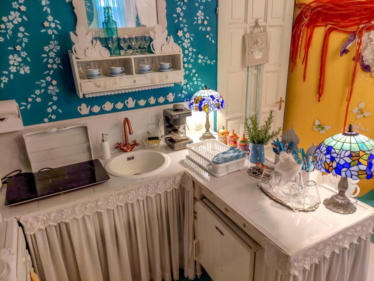 Feher Tulipan Apartman Hotell Debrecen Eksteriør bilde