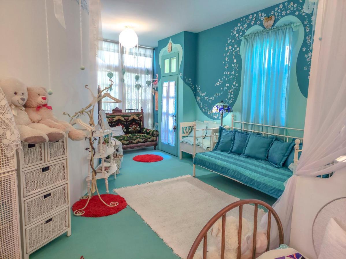 Feher Tulipan Apartman Hotell Debrecen Eksteriør bilde