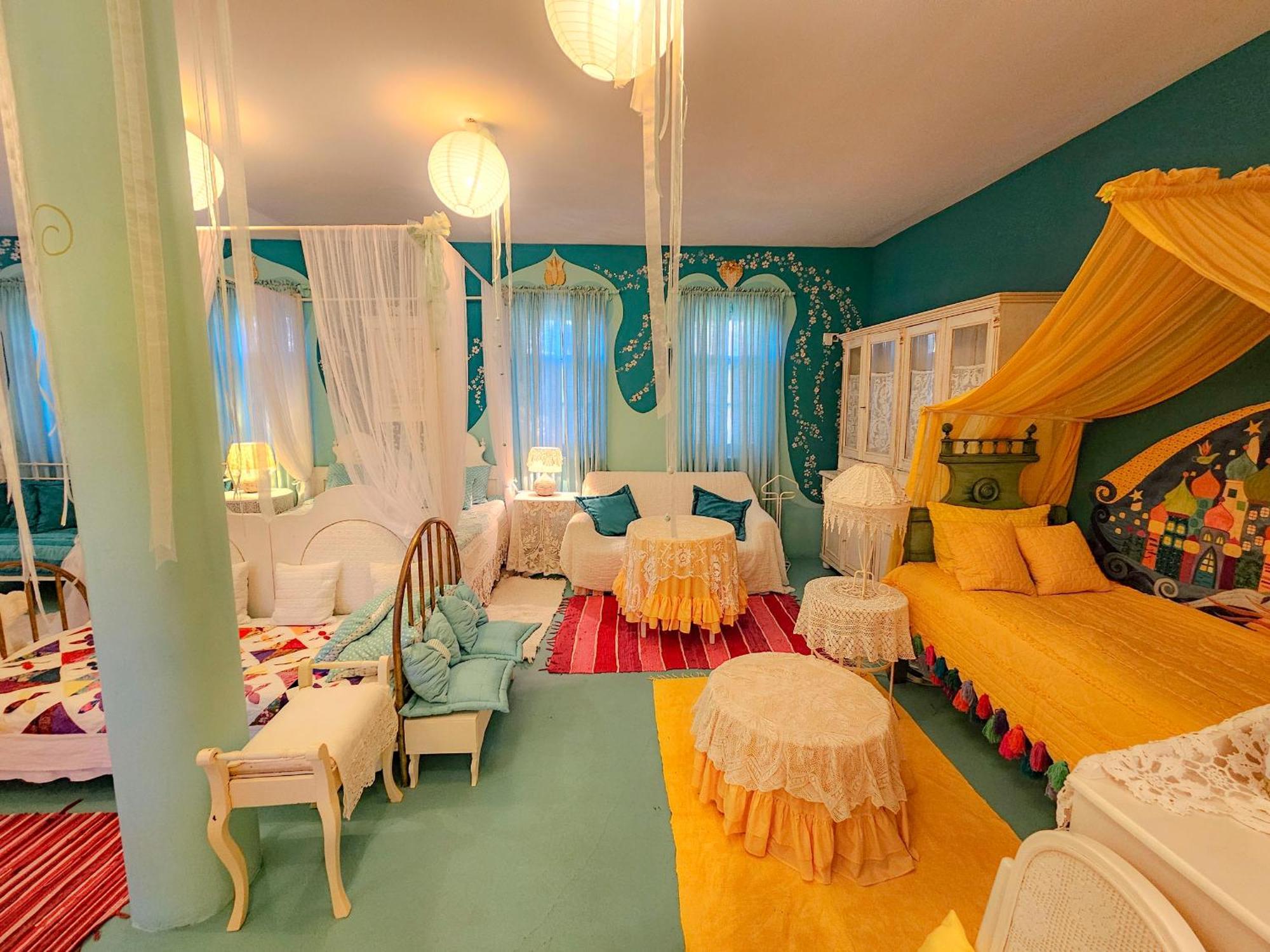 Feher Tulipan Apartman Hotell Debrecen Eksteriør bilde